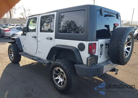 2013 Jeep Wrangler Unlimited Sahara z USA, uszkodzony, nr VIN 1C4HJWEG0DL546620